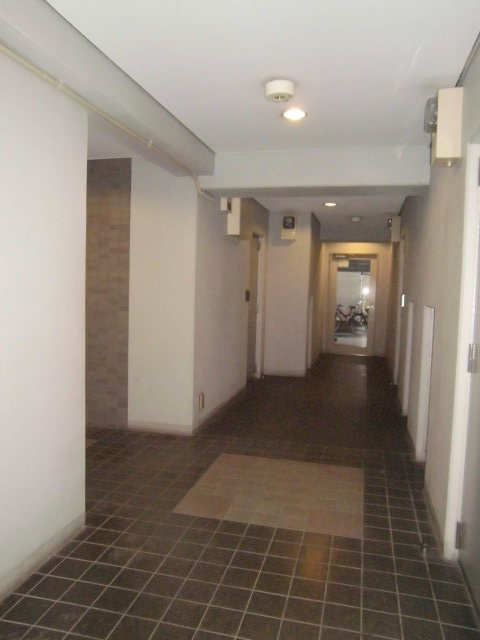 ジュネス石川のその他共用部分|★安心の内廊下です★