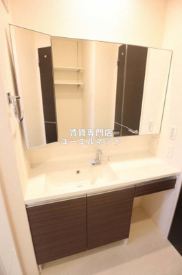 【独立洗面台】 | Comfort Hirosiba | 清潔感ある独立洗面台で毎日気持ちよく♪