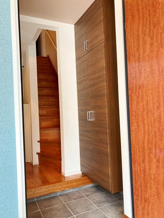 東尾久戸建の玄関