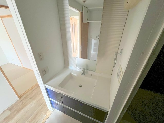 グランコート富雄の駐車場