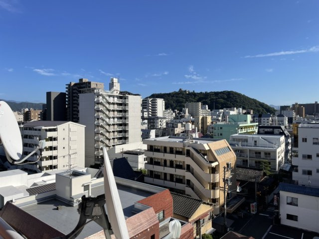 本町ハイツの展望|高層階のため眺望・陽当たり良好です！お部屋から松山城も見ることができます！