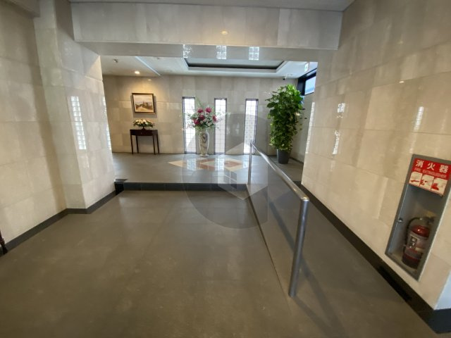 ジュネス花園のロビー