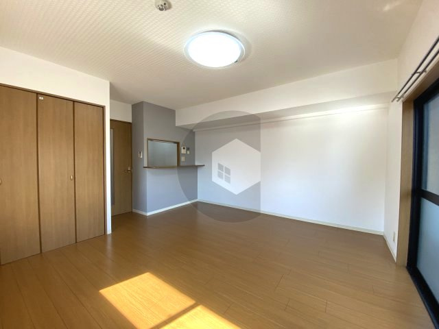 ジュネス花園の居間・リビング