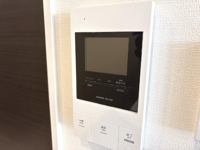 Luminous coatの内装|カメラ付インターホン