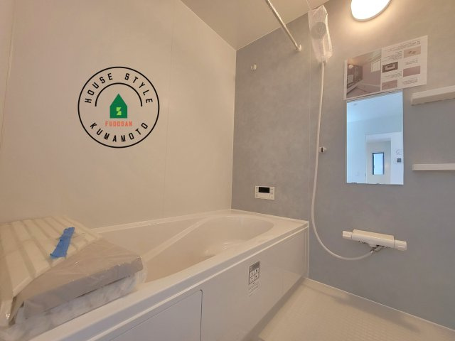 宇土市築籠町第2-2棟（3号棟）　の内観：施工例|1日の疲れを癒してくれる広々バスルーム。雨の日のお洗濯にも大活躍な浴室乾燥機付です！