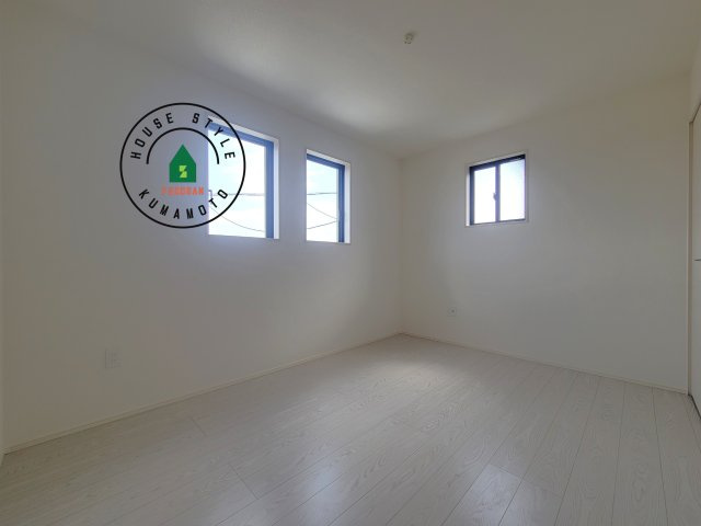 宇土市築籠町第2-2棟（3号棟）　の内観：施工例|穏やかな光が差し込む室内には、穏やかな時間が流れます。