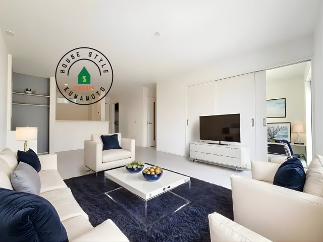 宇土市築籠町第2-2棟（3号棟）　の内観：施工例|明るく開放的なリビングダイニングは豊かな陽光が注ぎ込み、やすらぎの空間を演出してくれます。ご家族で楽しいひとときをお過ごし下さい。※家具はCGを合成したものです￥