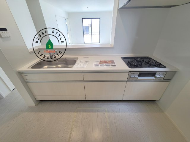 宇土市築籠町第2-2棟（3号棟）　の内観：施工例|ご家族を近くに感じられる対面キッチンのLDK。会話もはずみそうですね。