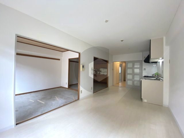 ロイヤルマツイの居間・リビング