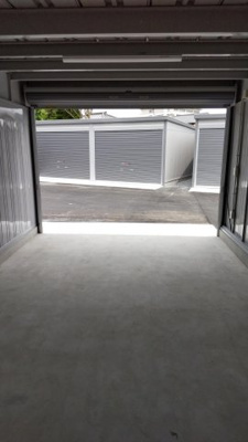 【その他】 | 宇都宮戸祭2丁目ガレージ | 車庫内奥からシャッターへ向けて