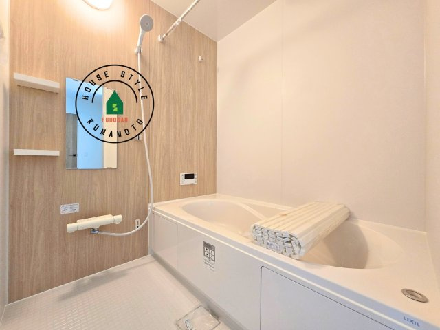 宇土市築籠町第2-2棟（6号棟）　の内観：施工例|1日の疲れを癒してくれる広々バスルーム。雨の日のお洗濯にも大活躍な浴室乾燥機付です！