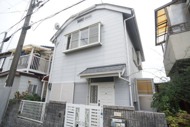 川面6丁目貸家の外観