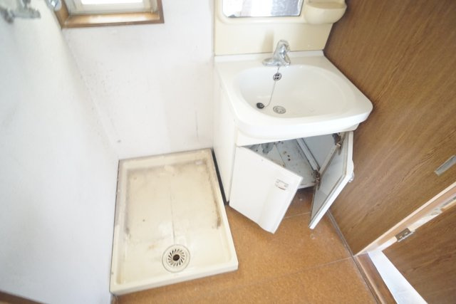 川面6丁目貸家の洗面所