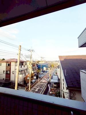 【バルコニー】 | Aube鳩ヶ谷本町 | 暖かな日差しのふりそそぐバルコニー