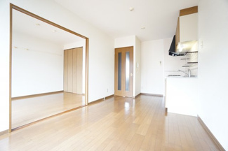 【居間・リビング】 | ＡＳＡＪＩビル | ※同物件・同タイプの写真です。(※写真は中部屋です。)