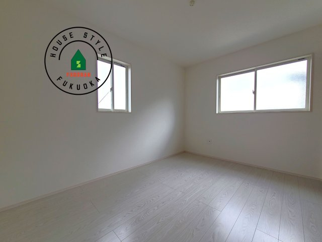 春日市天神山7丁目第1-2棟（1号棟）の内観：施工例|柔らかい陽光が差し込む明るいお部屋を演出する設計。彩光の取れる窓が気持ちの良いお部屋を創り上げます。