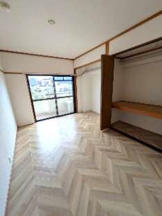 シャルムT・Mの内装|ベランダ付きの洋室です☆彡