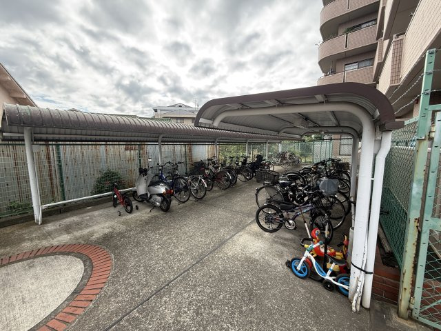 朝日プラザ泉北深井の駐輪場