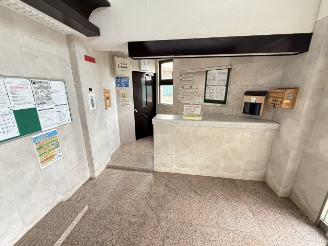 朝日プラザ泉北深井のエントランス