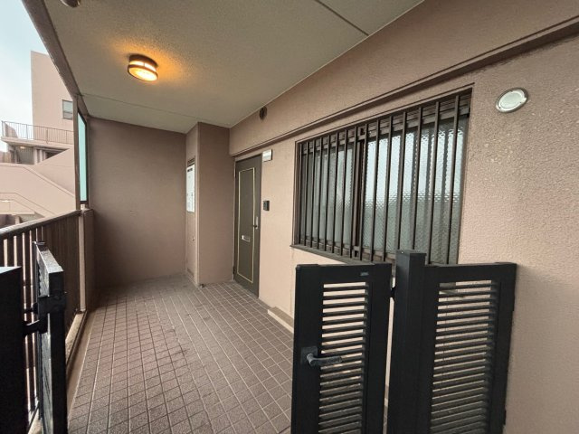 宝マンションサザンスクエアの玄関|アルコープ