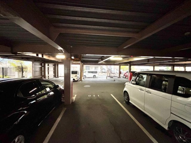 宝マンションサザンスクエアの駐車場