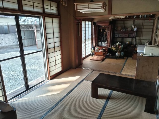 －三丁目不動産ー　秩父市番場町　1.2階RC造　3階木造の和室