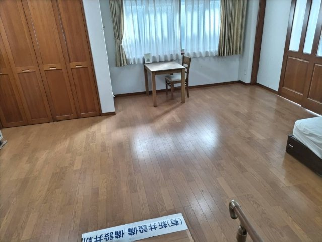 －三丁目不動産ー　秩父市番場町　1.2階RC造　3階木造の居間・リビング