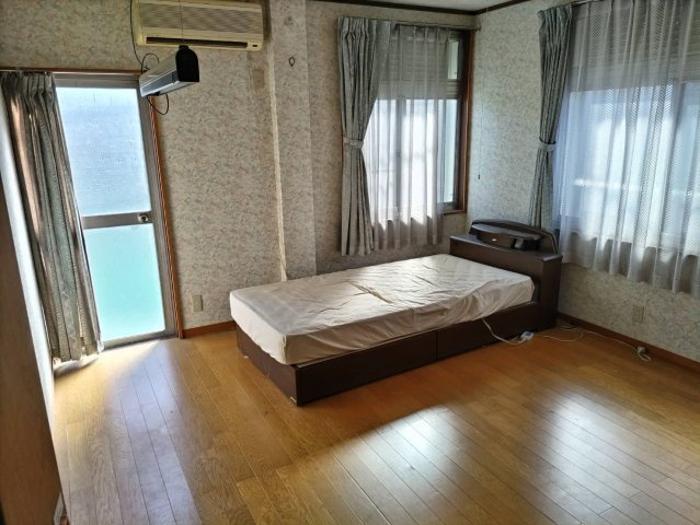 -三丁目不動産-　秩父市番場町　1.2階RC造　3階木造の洋室