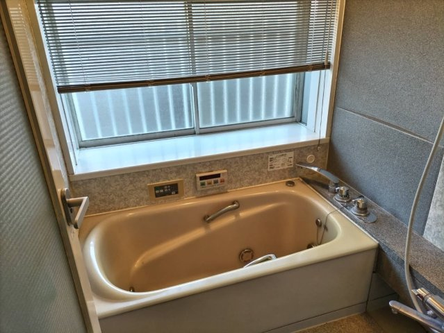 -三丁目不動産-　秩父市番場町　1.2階RC造　3階木造の浴室