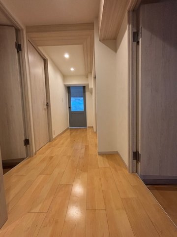 一宮サンハイツの玄関