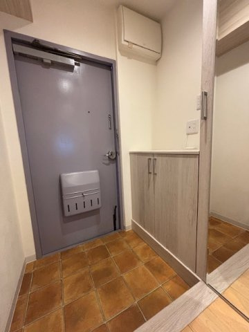 一宮サンハイツの玄関