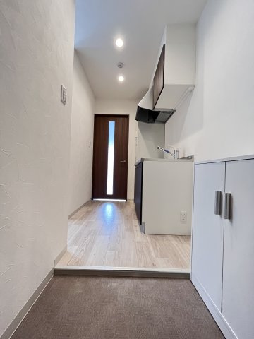 大阪市旭区赤川４丁目の賃貸マンションの玄関