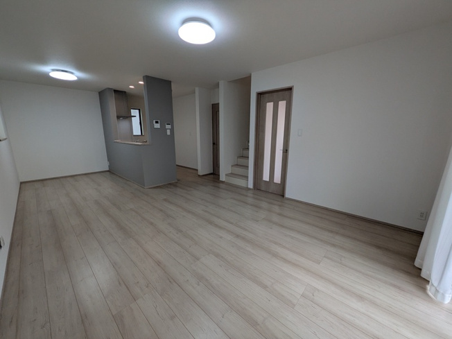 【居間・リビング】 | 上之島町南７丁目戸建