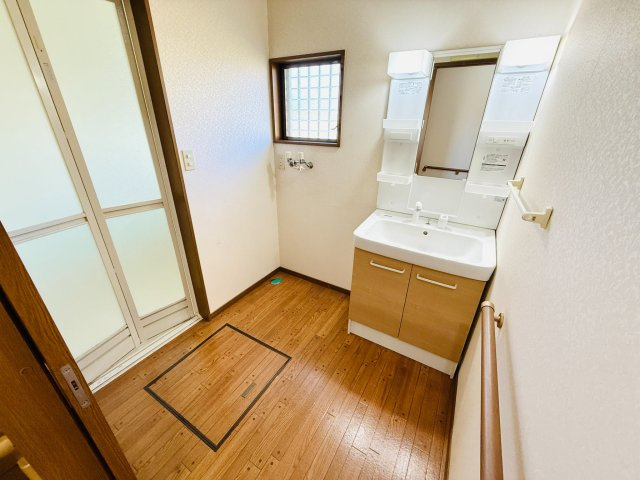 東松山市砂田町　中古戸建の洗面所