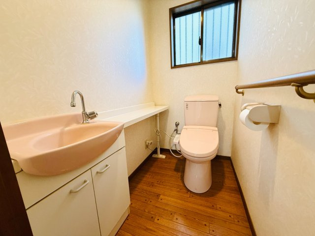 東松山市砂田町　中古戸建のトイレ|１階　トイレ