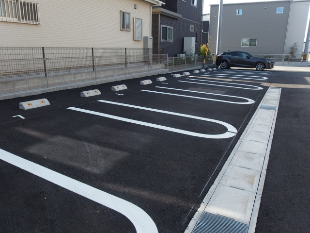アルカンシエルＩＫの駐車場