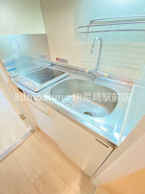 メインステージ武庫川のキッチン|コンパクトなキッチンで掃除もラクラク