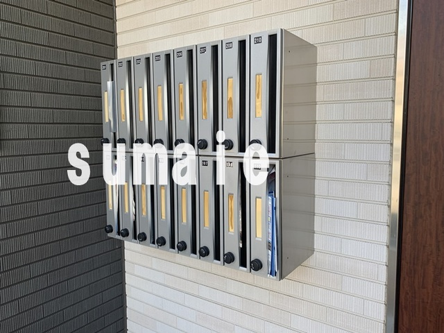 リブリ・すみれ草のエントランス|集合ポスト