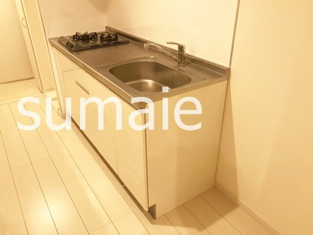 リブリ・すみれ草のキッチン|ワンレバー式混合水栓キッチン。