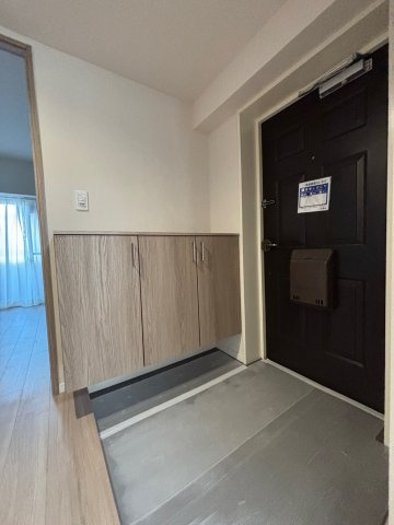 ライオンズマンション杁中ガーデンC棟の玄関