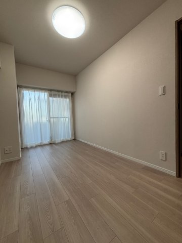 ライオンズマンション杁中ガーデンC棟の洋室|洋室約5.6帖