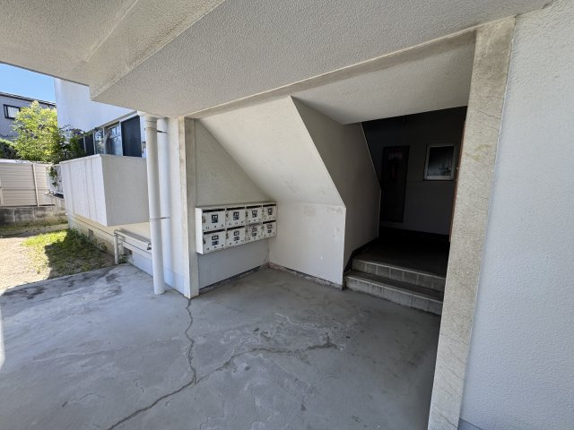 三隆（1）コーポラスのエントランス