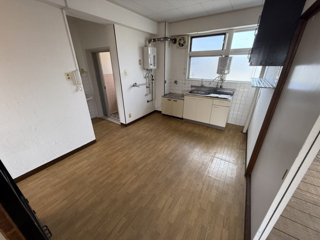 三隆（1）コーポラスの居間・リビング