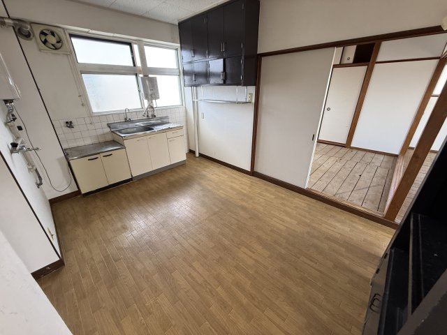 三隆（1）コーポラスの居間・リビング