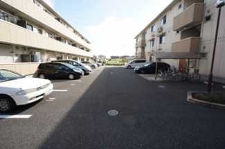 【駐車場】