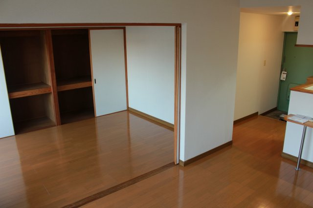 リージェントマンションの居間・リビング|※写真は別の部屋になります。