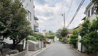 【前面道路含む現地写真】 | 【清瀬市松山2丁目・借地権上物付土地】