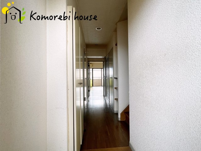 いずみハイツ指扇の玄関|11/1　撮影