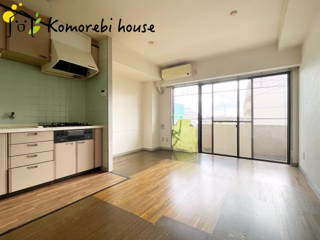 いずみハイツ指扇の居間・リビング|11/1　撮影