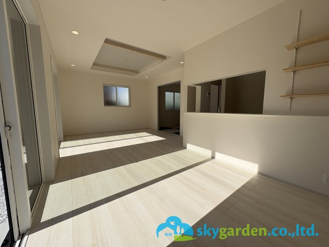 藤沢市用田　新築戸建　全2棟1号棟の居間・リビング|家族の会話が弾みそうです。